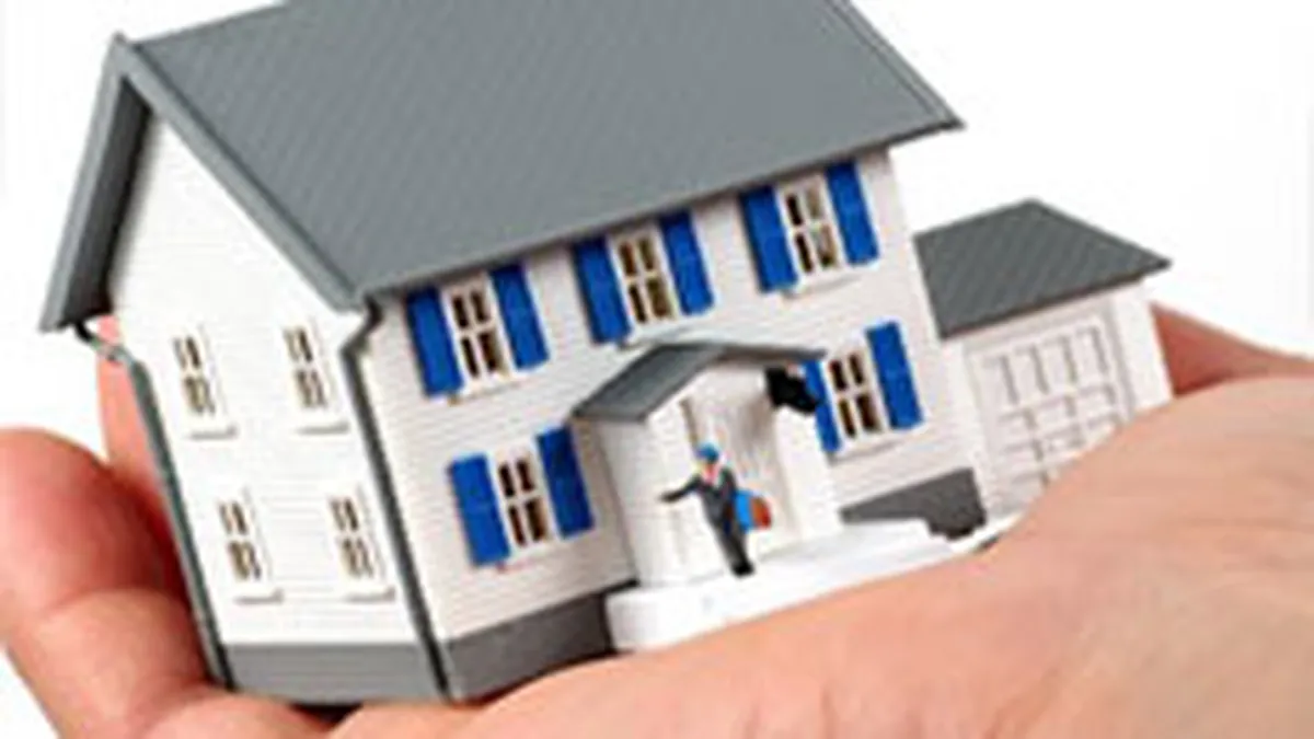 Incognito pe post de bugetar care vrea credit: \Si daca-mi scade salariul?\ - \Asa e! Nu mai bine luati o garsoniera in loc de 2 camere?\