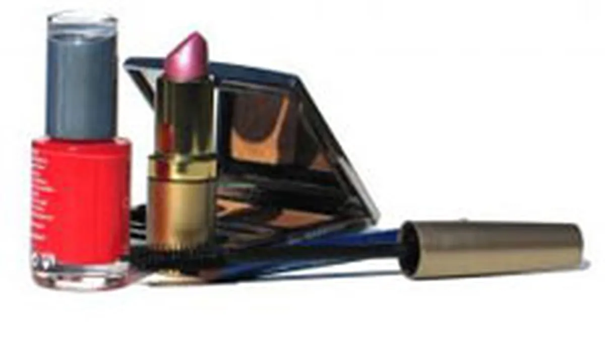 Vamesii constanteni au confiscat duminica produse cosmetice de 230.000 lei