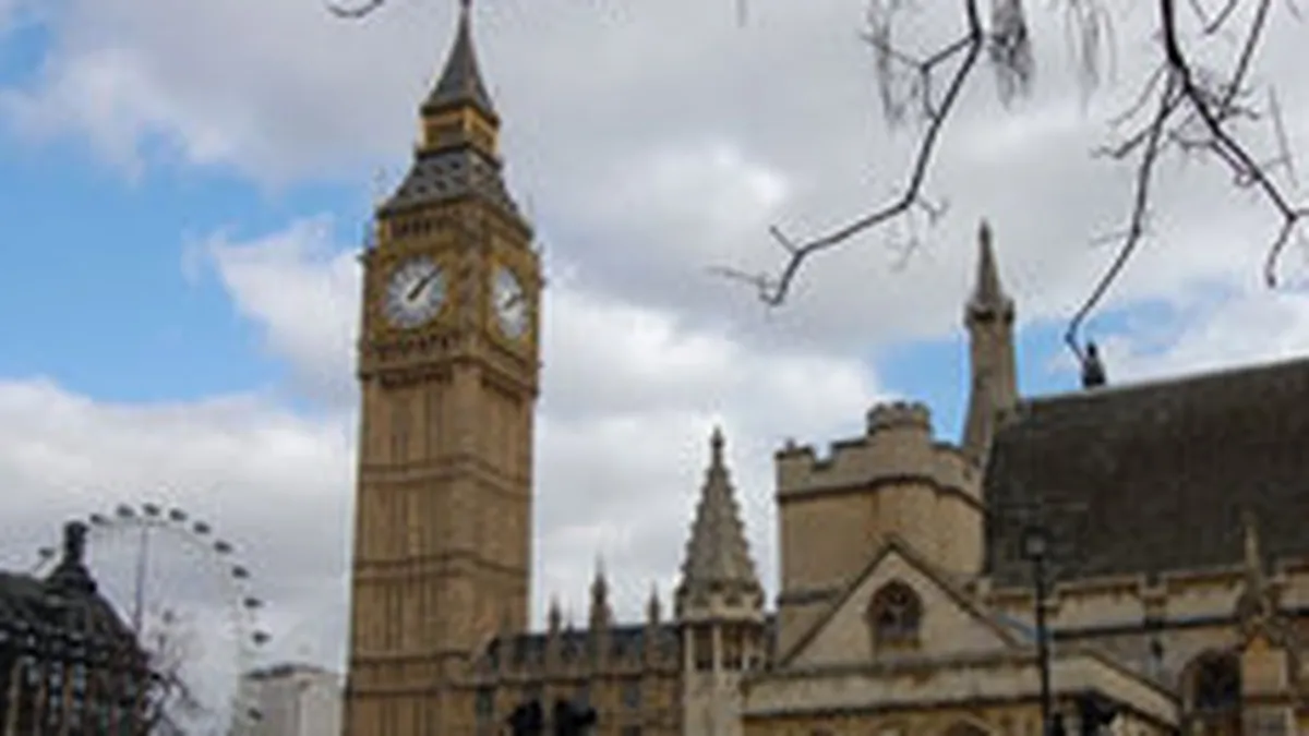 Fostul sef al Trezoreriei Marii Britanii catre actualul: \Mi-e teama ca nu mai sunt bani. Succes!\