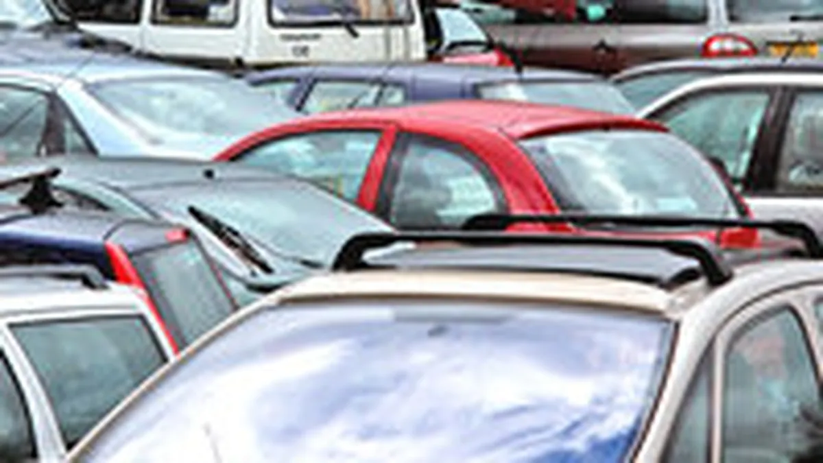 Vanzarile de autoturisme noi au scazut cu 36,5% la 4 luni