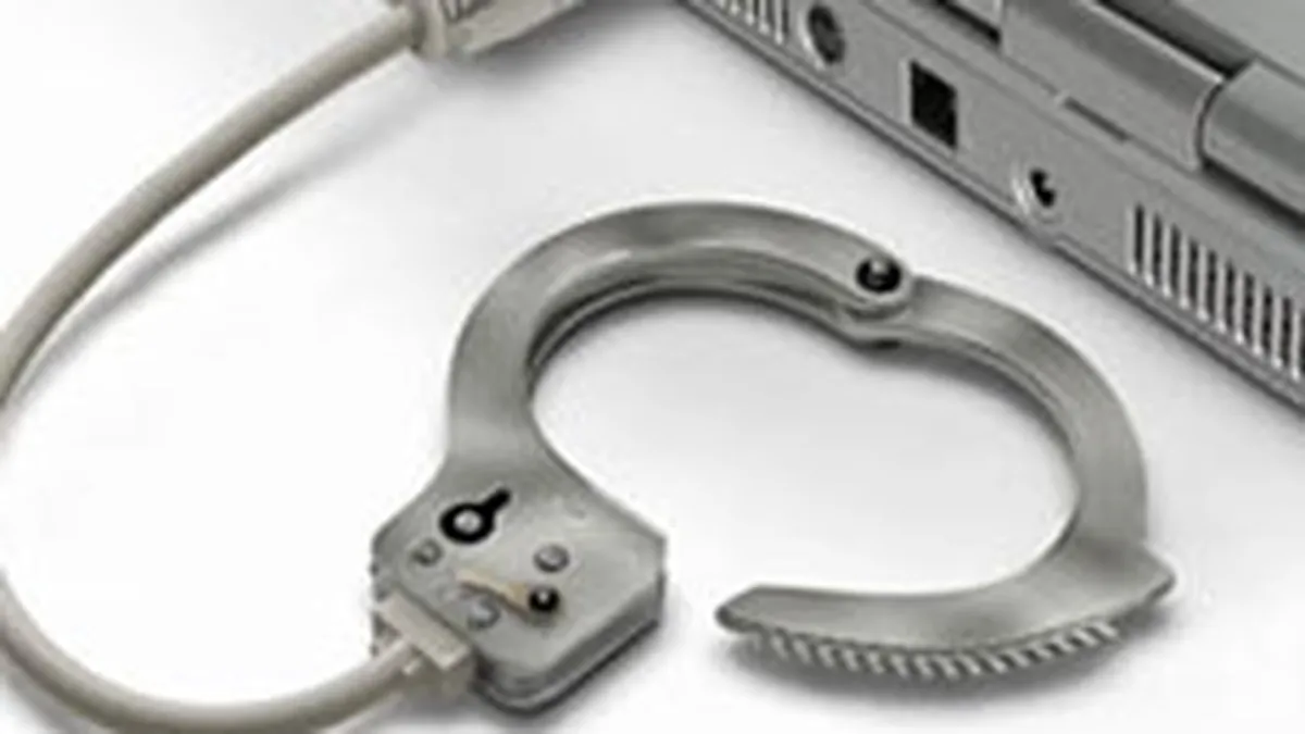 Trei persoane, inculpate in SUA pentru frauda informatica de 100 milioane dolari