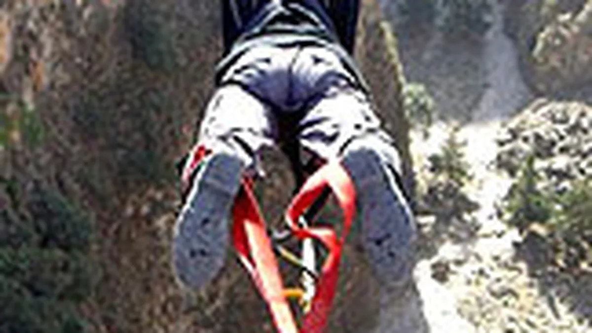 Business-ul, \sport extrem\: Emiti azi o factura, iti iei banii dupa 6-9 luni. Cum te feresti de faliment?