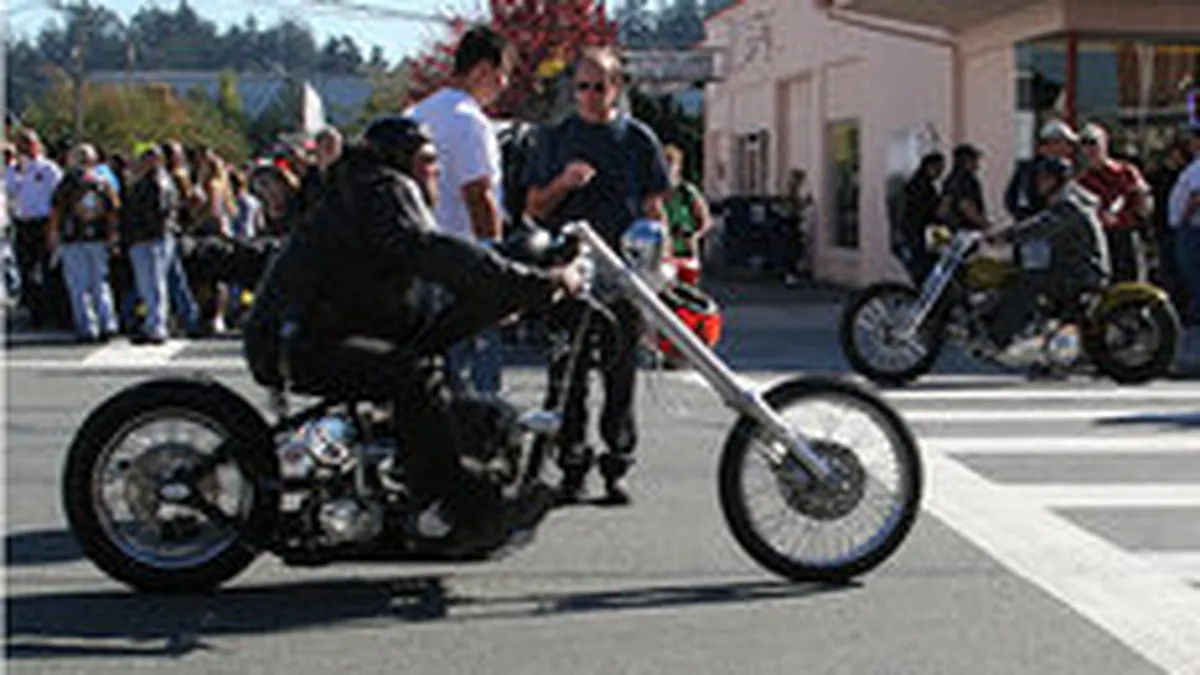 200 de motociclete defileaza astazi pe strazile din Constanta si Mamaia