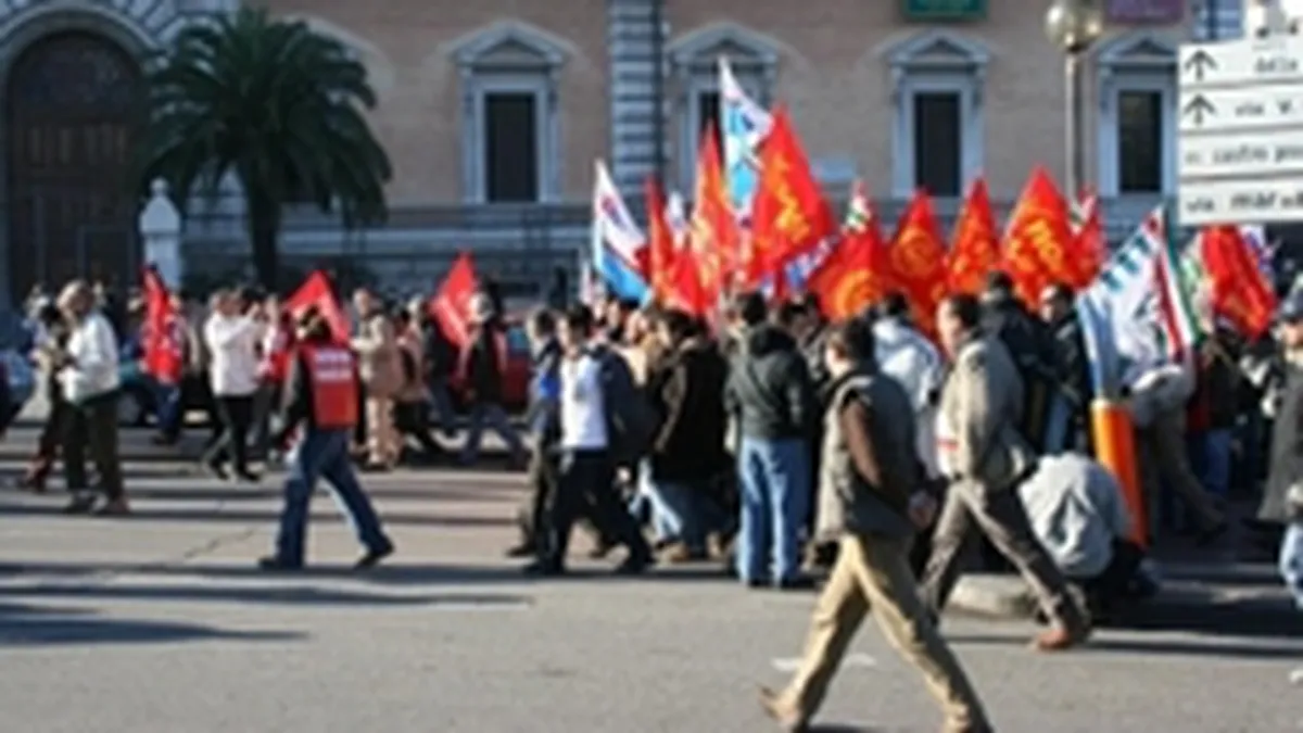 Zeci de mii de europeni au protestat pe strazi impotriva masurilor de austeritate
