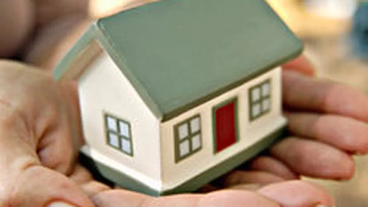 Persoanele cu mai multe case vor fi obligate sa achite o taxa de solidaritate de 50-200% din impozit