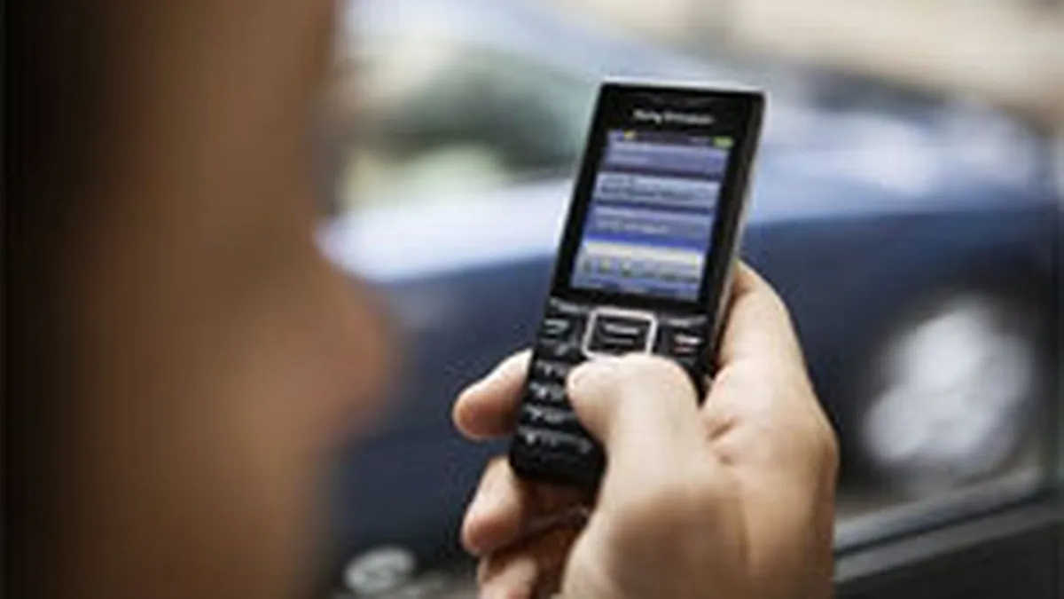 Vanzarile de telefoane mobile, in scadere. Vezi cum au evoluat in Romania ierarhiile pe branduri si principalii distribuitori