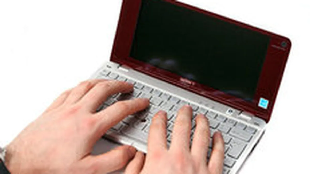 Sony Vaio lanseaza un mini netbook \unic prin marime si functii\ si vrea 3-4% din piata laptop-urilor in Romania