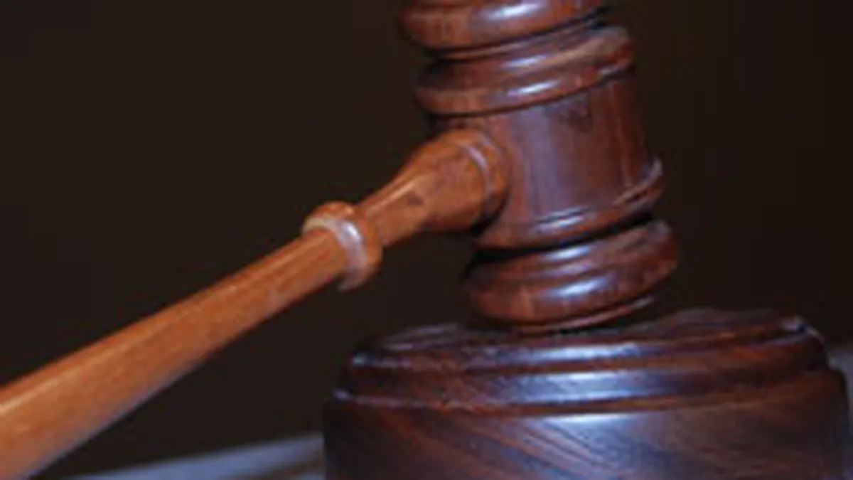 CCR amana decizia pe tema taierii pensiilor si salariilor pentru vineri