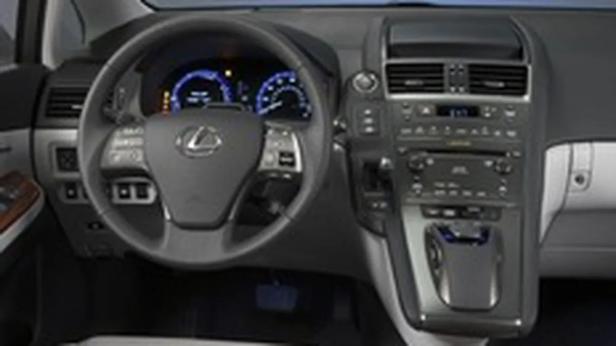 Toyota recheama modelul Lexus HS250h in SUA si suspenda vanzarile modelului