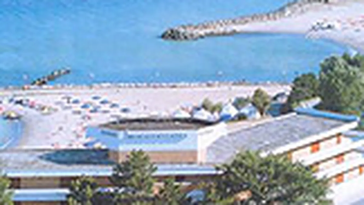 Prea saraci ca sa mergem in vacante ieftine? Hotelurile de 5 stele sunt pline, la 2 si 3 stele bate vantul