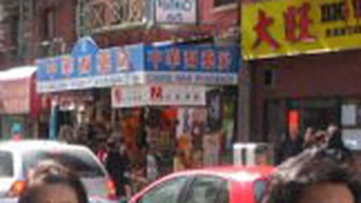 Era costurilor mici ia sfarsit? Nici chinezii nu mai muncesc pe bani putini