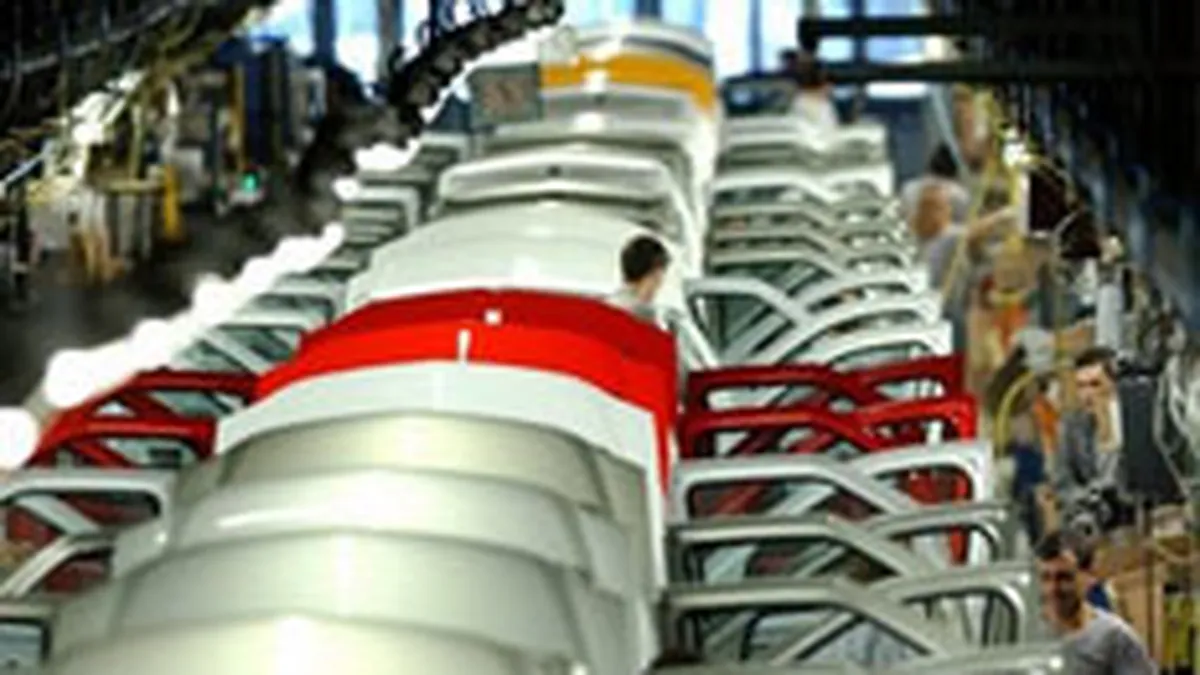 Topul exportatorilor in primele 4 luni: Dacia, Nokia, Rompetrol, ArcelorMittal si Petrom