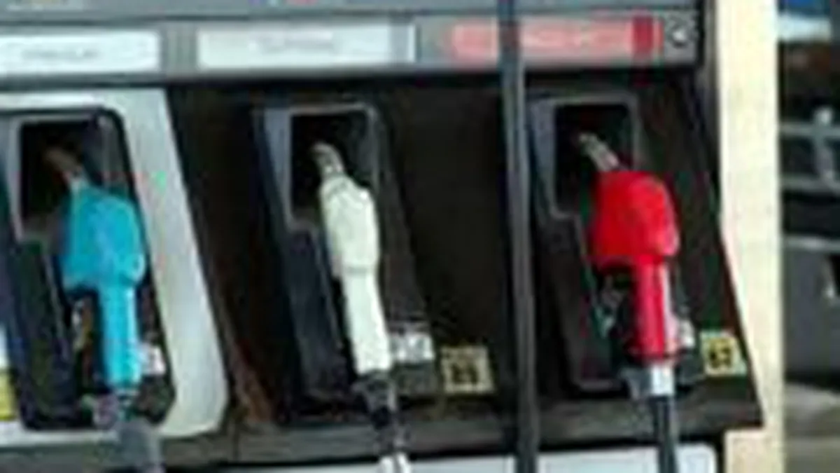 Turistii romani, avertizati de problemele de aprovizionare la statiile de carburanti din Grecia