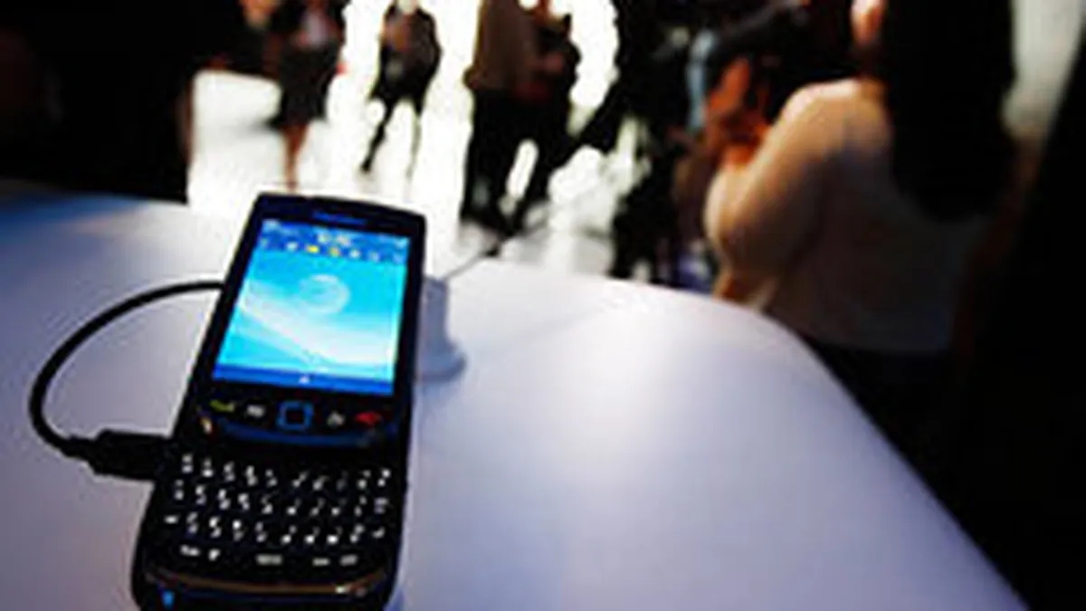 BlackBery Torch 9800 - Va reusi noul smartphone cu tastatura si touchscreen sa \rupa gura targului\?