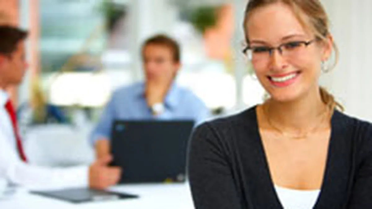 Esti frumoasa? Risti sa fii respinsa la anumite joburi