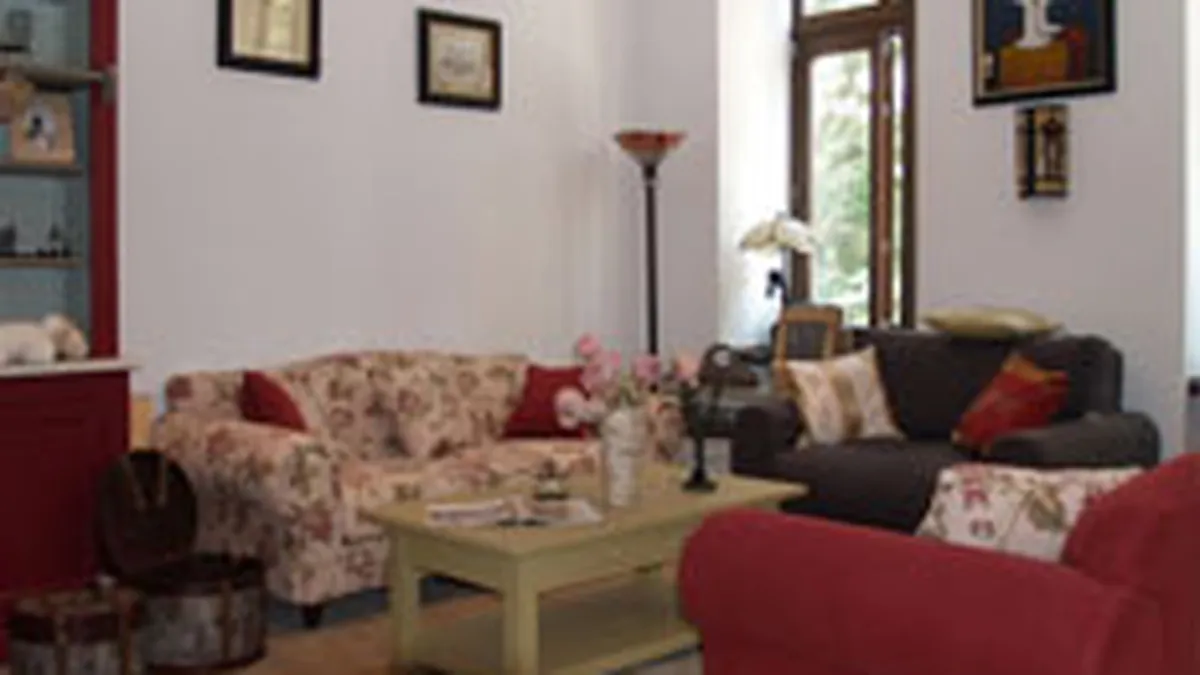 Investitie de 500.000 euro intr-un magazin de mobila European Heritage, din Capitala (GALERIE FOTO)