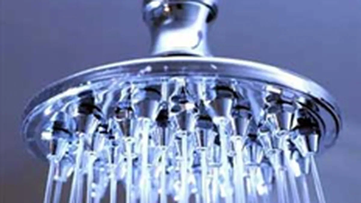 Ce inseamna \dotare standard\ pe litoralul romanesc? Hotelierii cer bani in plus daca vrei o camera in care dusul si televizorul sunt noi