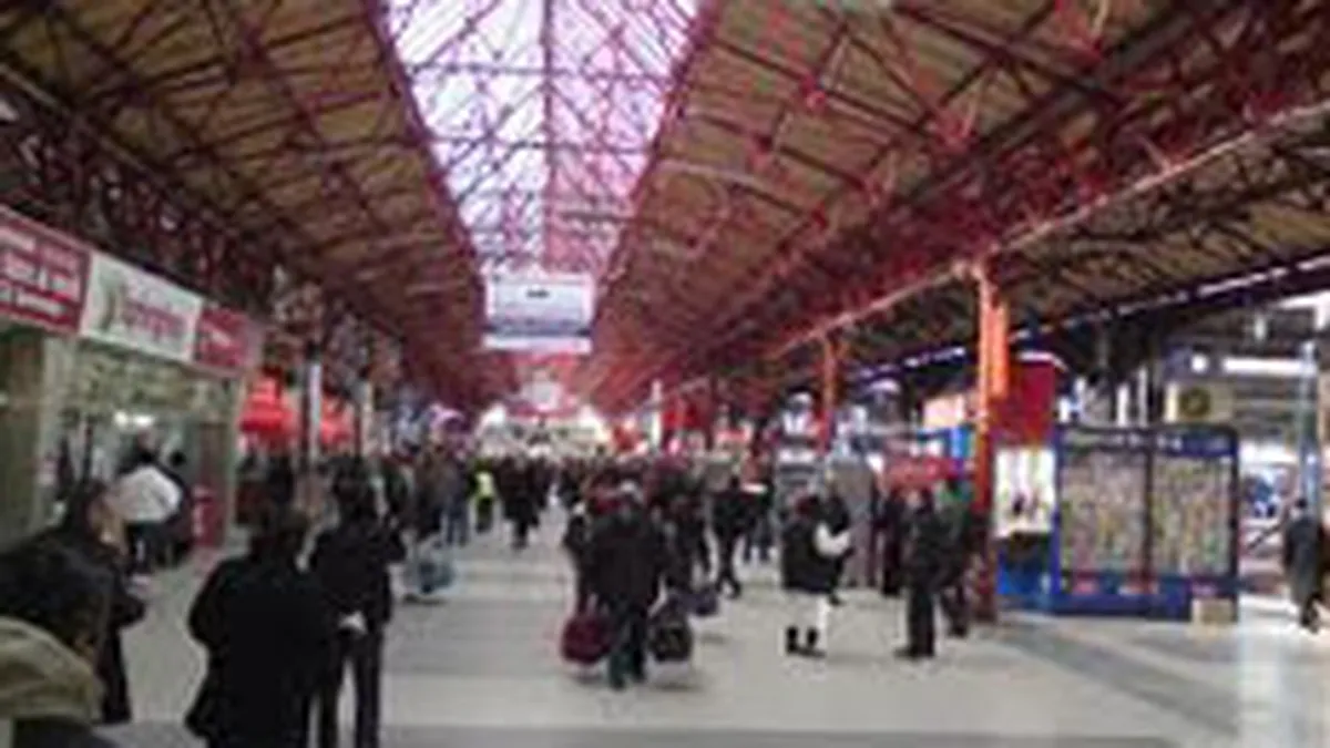 CFR vrea sa inchirieze spatiile din gari marilor lanturi de magazine