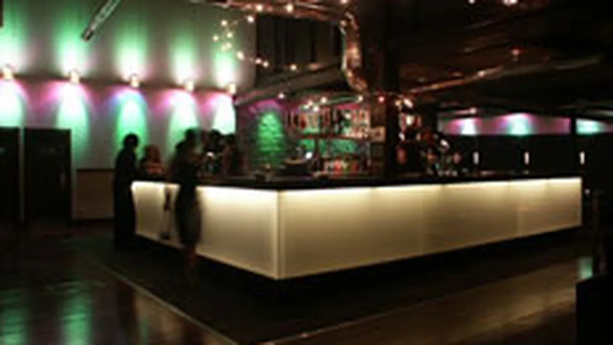 Cluburile de noapte britanice, inchise de criza financiara