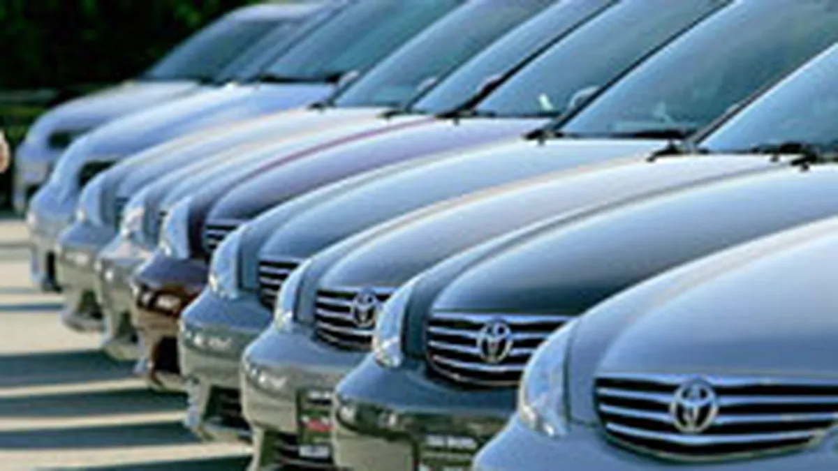 Toyota va lansa 6 noi masini cu propulsie hibrida pana in 2012