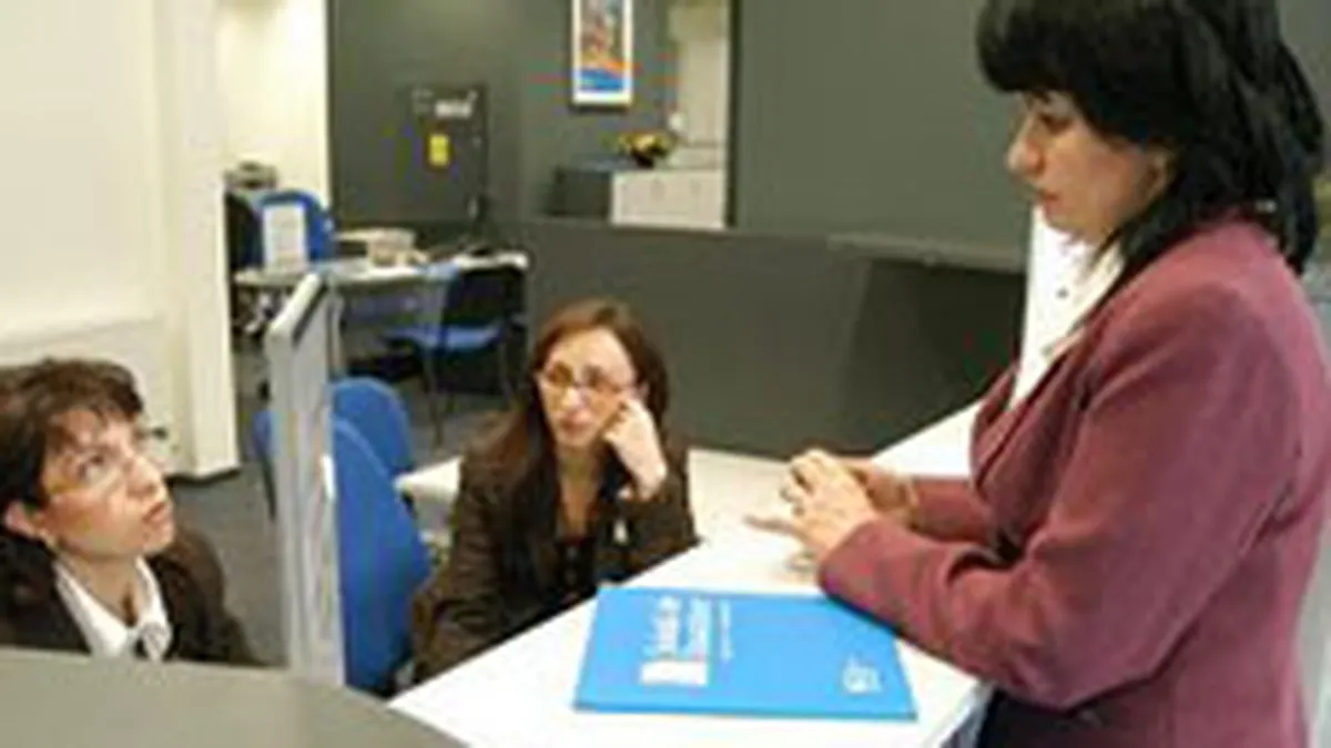 INS: Numarul bugetarilor a scazut in iunie cu 6.200 de persoane si a continuat sa se reduca in iulie