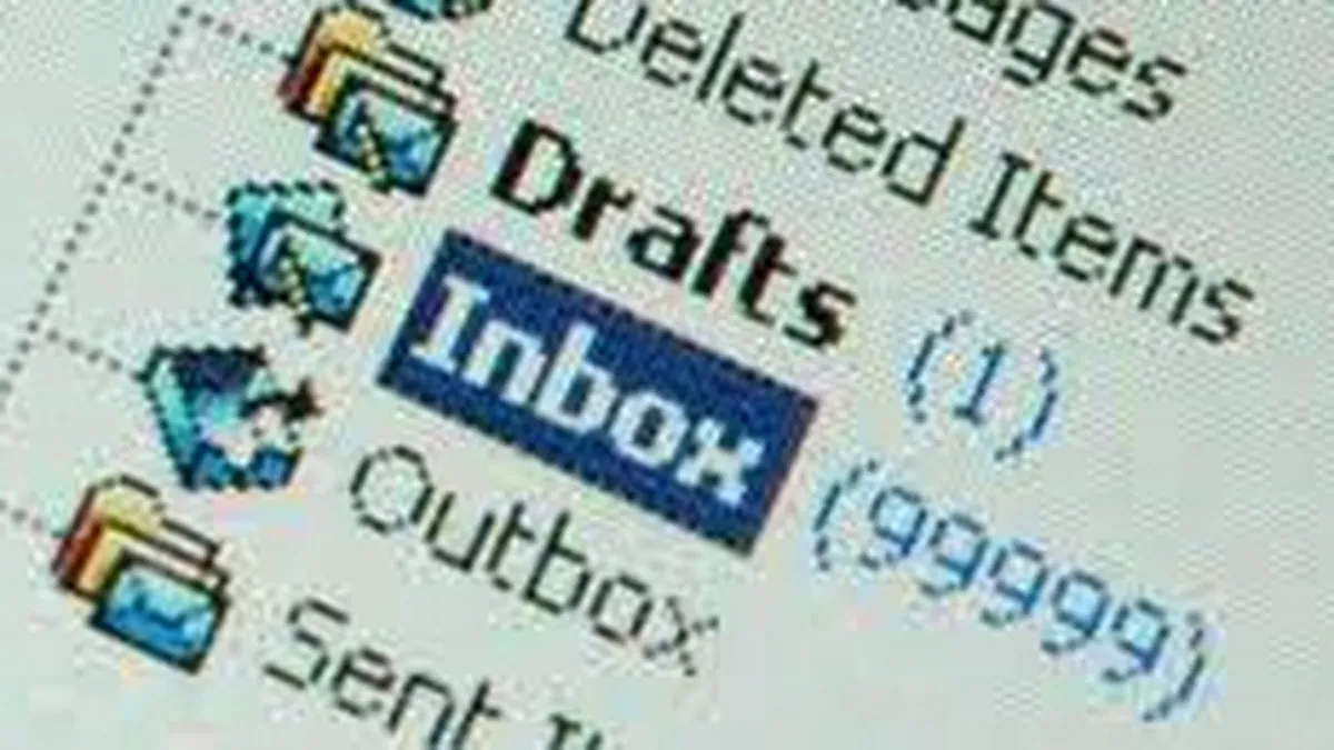 Serverul ANPC Bucuresti a fost \pus la pamant\ luni de sutele de plangeri impotriva bancilor