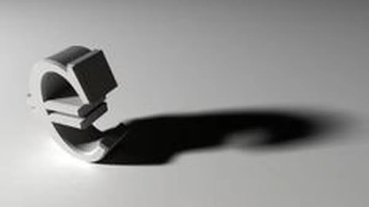 Analiza: Euro se va aprecia cu 10% fata de dolar pana la finele anului, peste nivelul de 1,5 dolari