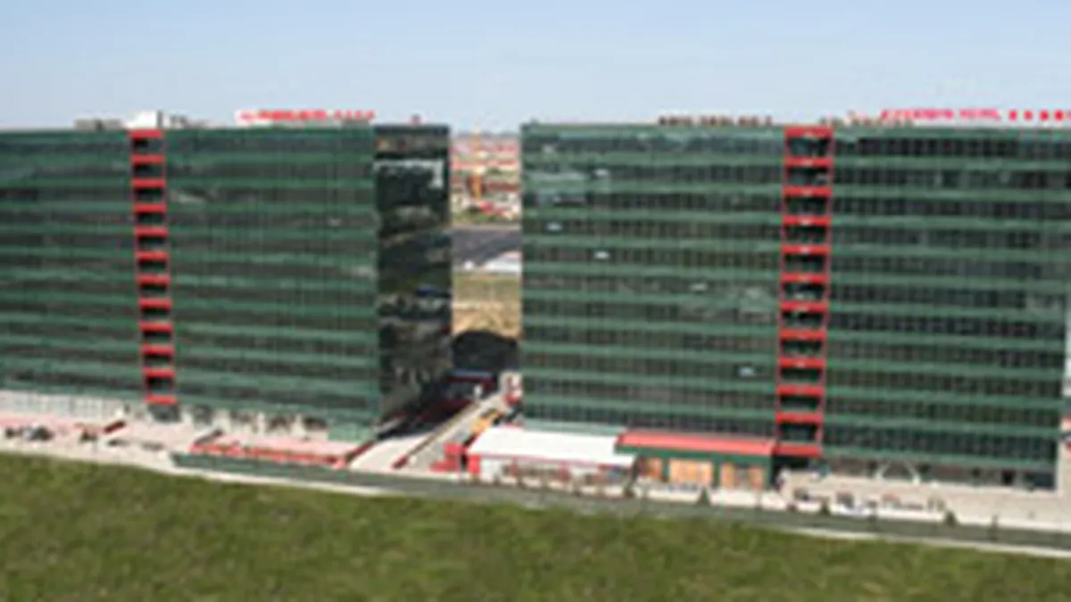 Incep sa se ocupe spatiile goale din Pipera: Negocieri pentru inchirierea a 6.000 mp in Barba Center