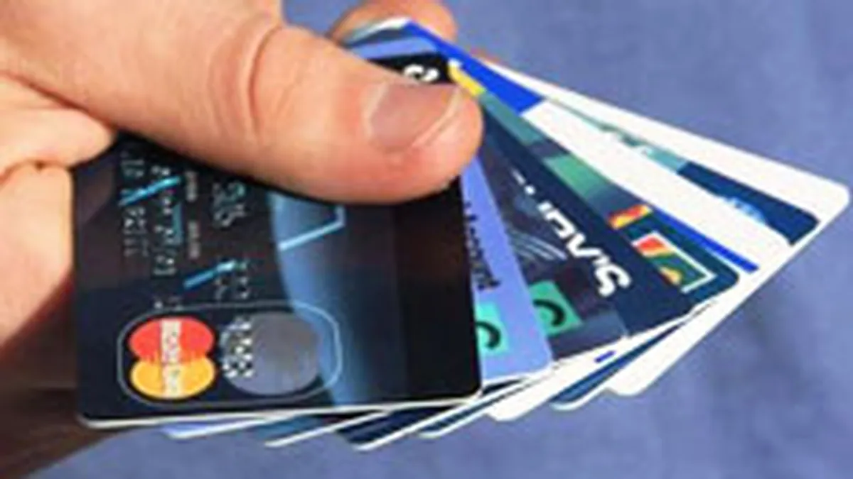 Comertul electronic cu carduri bancare a crescut cu 47,5% la 9 luni