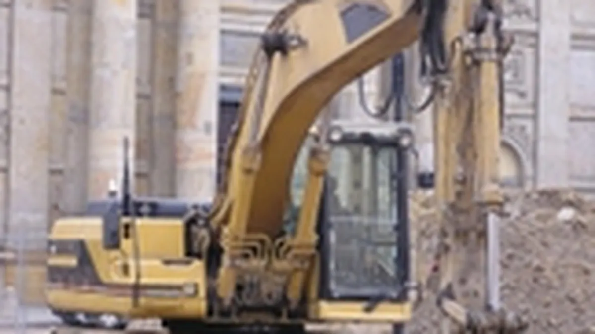 Activitatea din constructii s-a comprimat cu 17% in primele opt luni