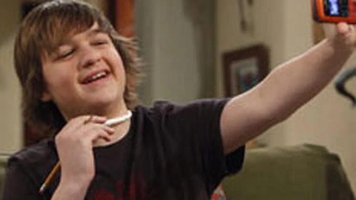 Interpretul lui Jake din serialul \Doi barbati si jumatate\, platit cu 8,3 mil.$