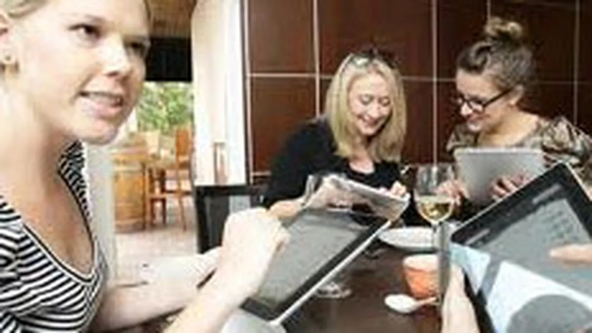 Analist: iPad-ul va fi unul dintre cele mai cautate cadouri de Craciun. Estimez vanzari de 45 mil. unitati in 2011