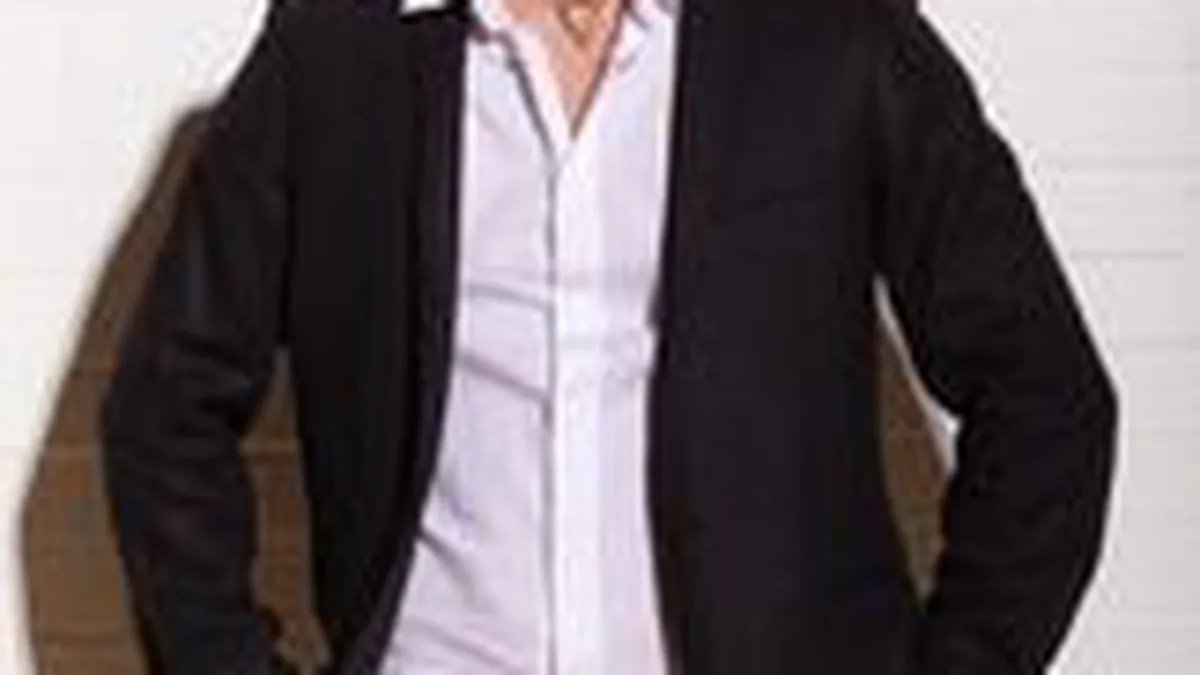 Dan Balan isi lanseaza noul videoclip pe telefonul mobil. VEZI VIDEO