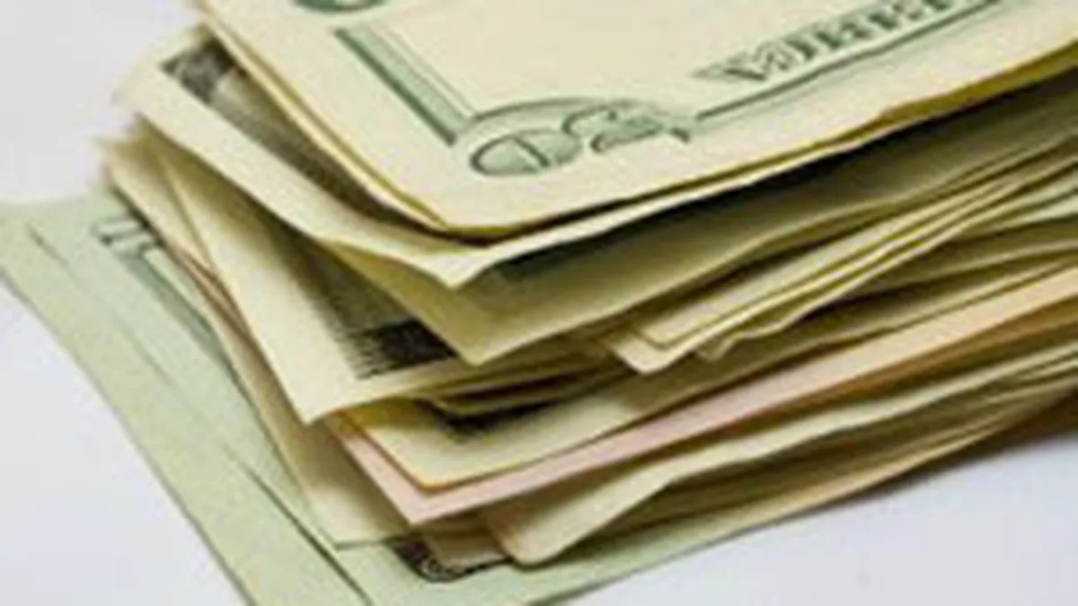 Grecia are datorii mai mari decat Romania, Croatia, Cehia, Slovacia si Ungaria la un loc