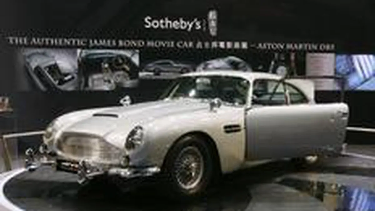 Aston Martin-ul lui James Bond din anii 60\' s-a vandut cu 4,6 mil. dolari