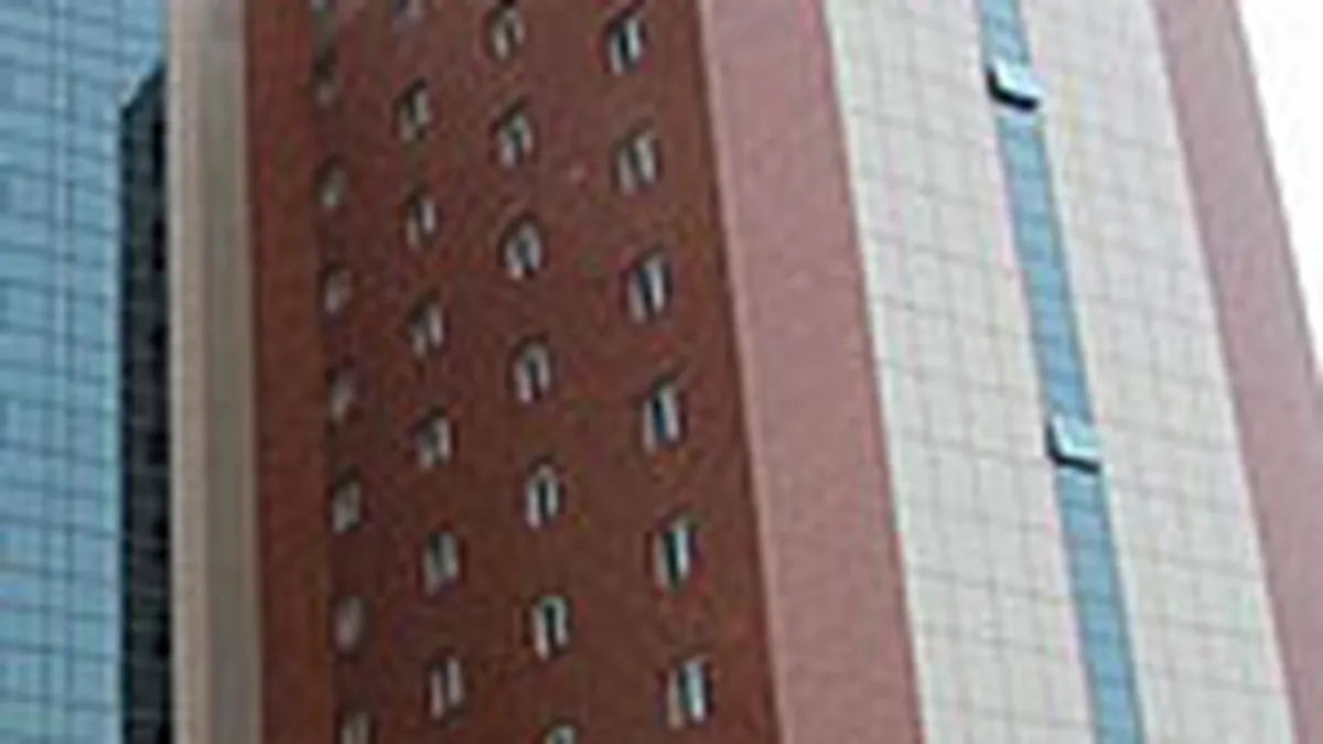 Adio cel mai mare hotel din Europa: Afectat de criza, Rin Grand renunta la jumatate din camere si le schimba in locuinte