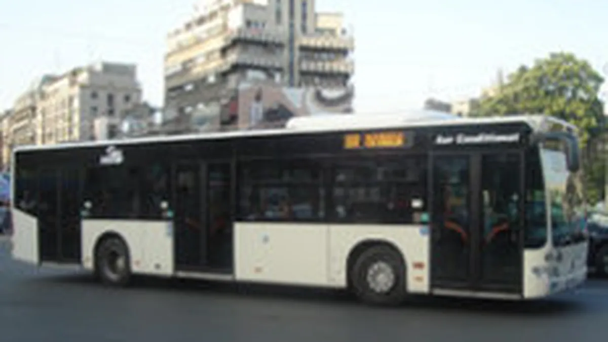 RATB vrea sa plateasca 3,5 mil. lei pentru asigurarea parcului de masini in 2011