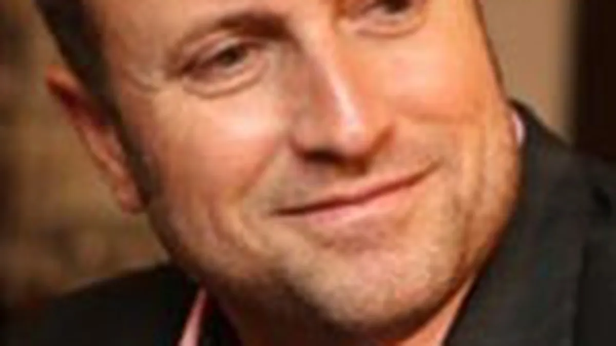 Botezatu despre afacerile in timp de criza: Ce ar face designerul daca ar fi in locul lui Boc?