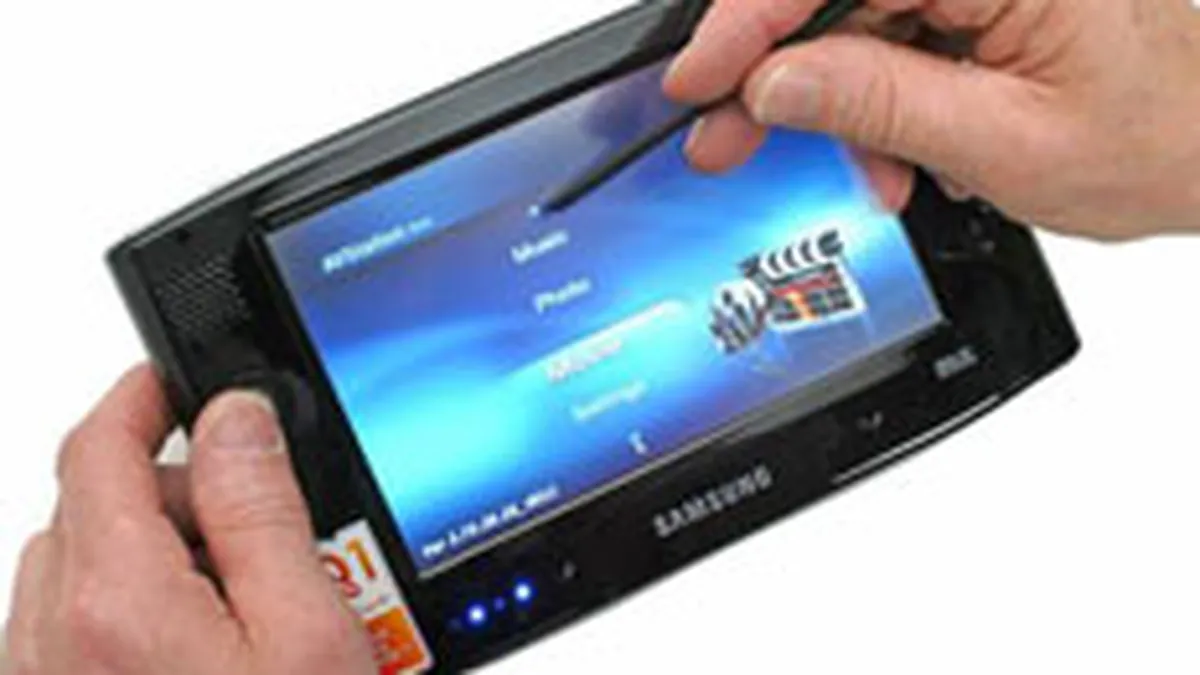 Samsung mizeaza pe clientii business in lupta impotriva iPad. RIM a primit comenzi inainte de lansare