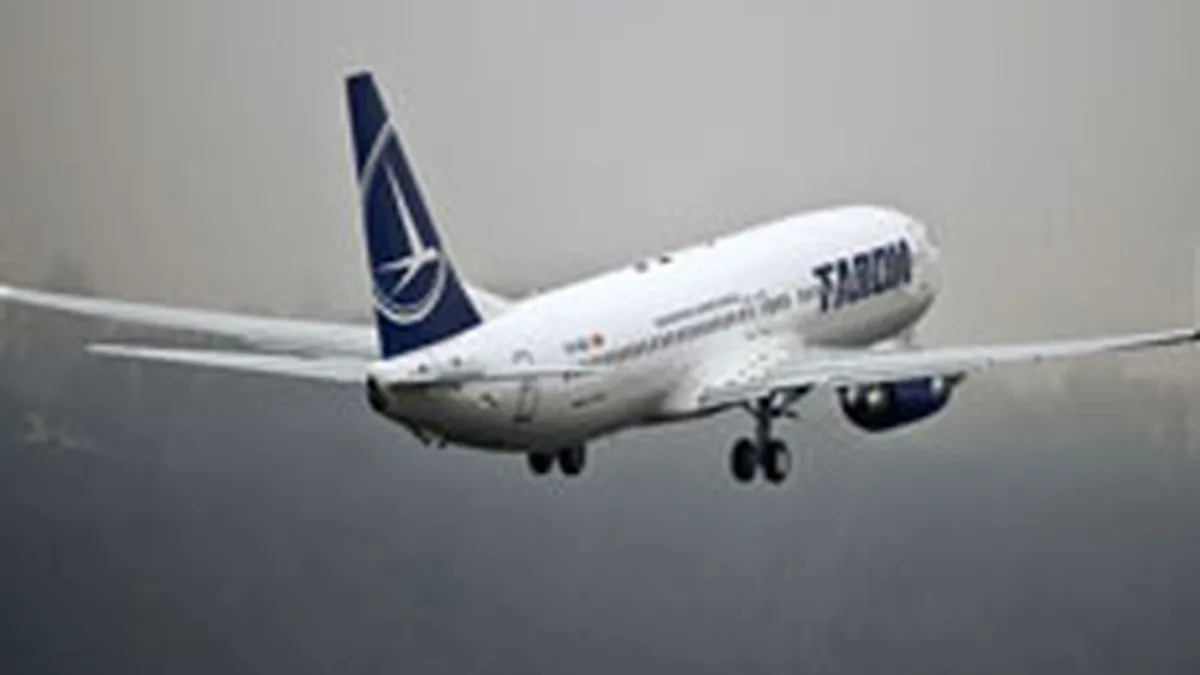 Tarom a reluat joi toate zborurile, care au insa intarzieri de 60-90 minute din cauza vremii