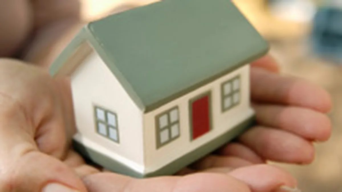 Cum se promoveaza bancile cand creditarea e blocata: Va vindem visul, cu casa e mai greu