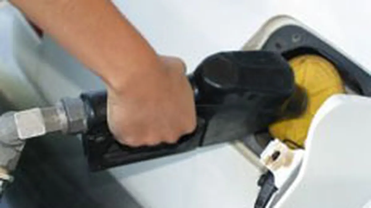 Accizele la benzina si tutun vor creste in 2011. Afla cu cat.