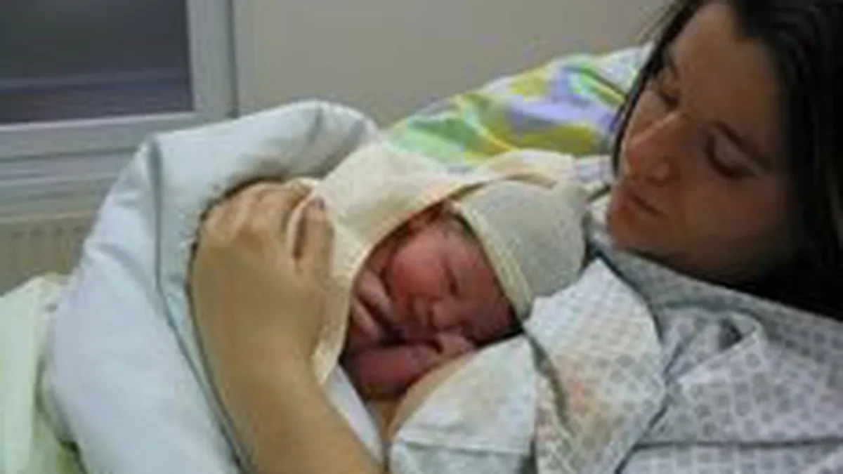 Indemnizatia pentru cresterea copilului se mareste cu 600 de lei in cazul sarcinilor multiple