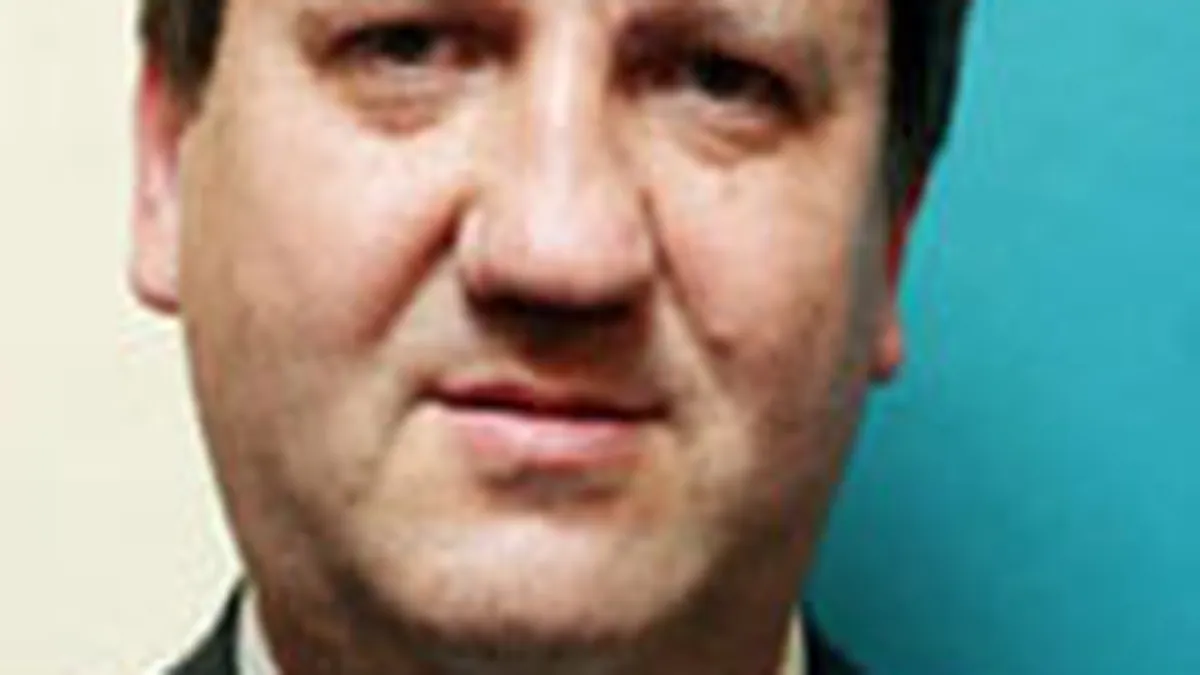 Mihai Bogza este inlocuit la conducerea Bancpost de fostul sef al RBS Romania