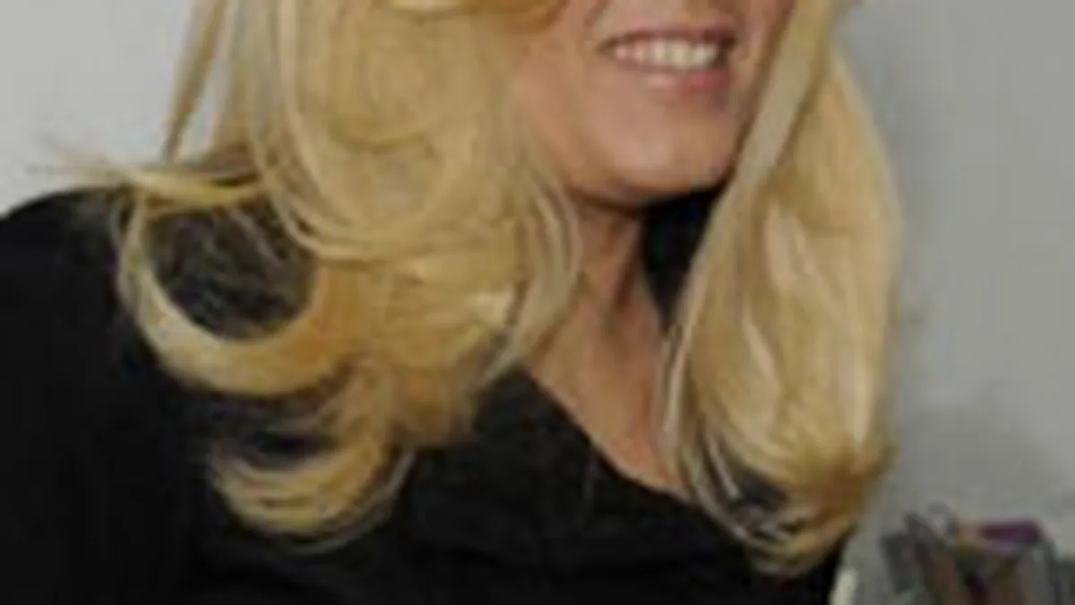 Udrea: Viitorul apartine agentiilor de turism care investesc in dezvoltarea vanzarilor pe internet