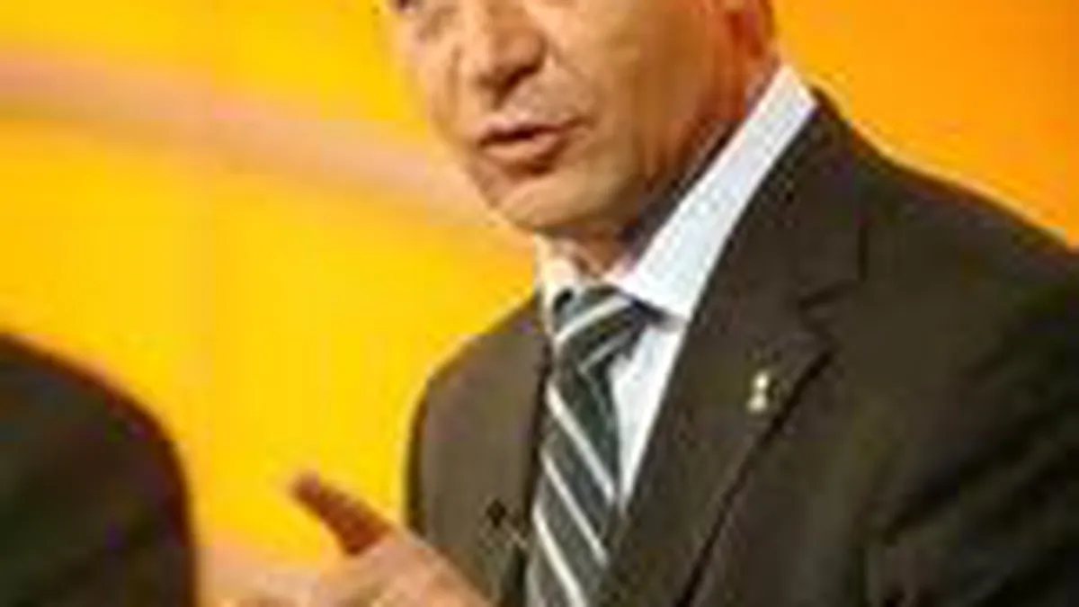 Basescu a discutat cu Oprea si Boc despre neafectarea pensiilor militare mai mici de 3.000 lei