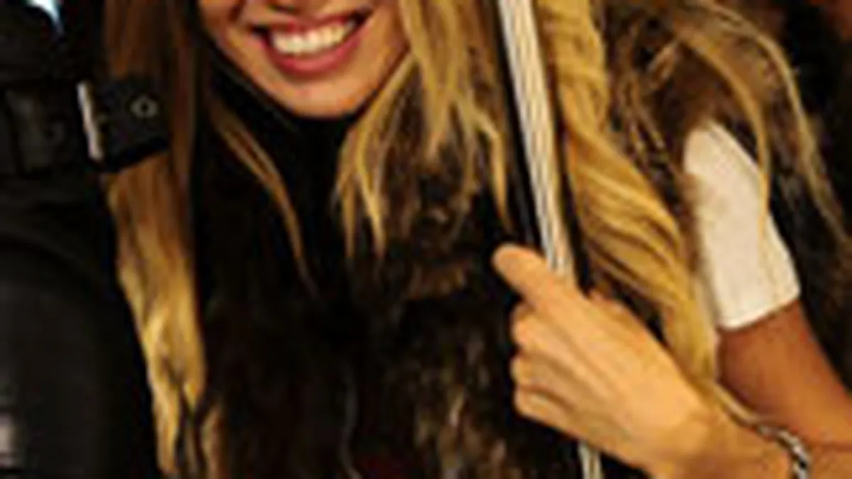 O bloggerita de moda semneaza o colectie a retailerului H&M