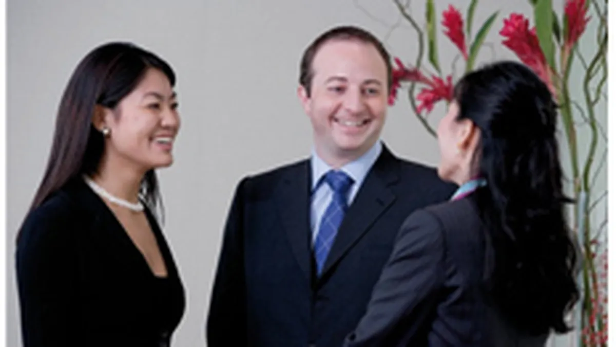 UBS isi revizuieste codul vestimentar care sugereaza angajatelor ce lenjerie sa poarte