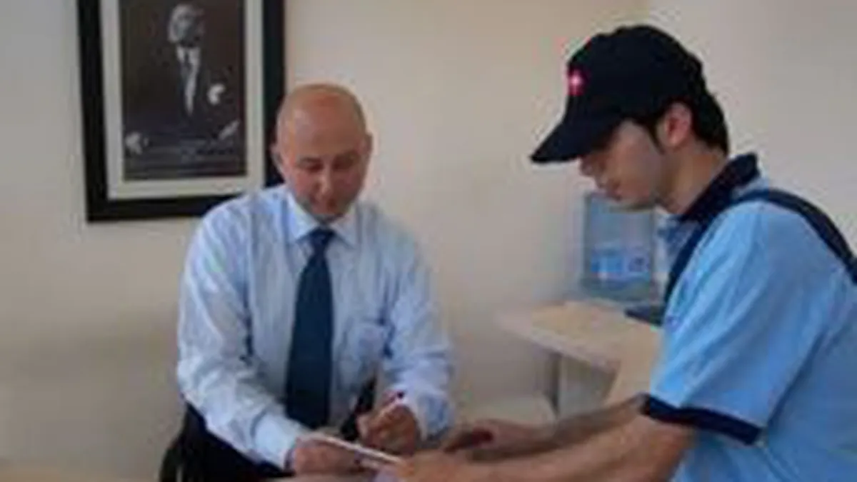 Fan Courier: O firma fantoma se foloseste de datele noastre. Curierii sai dispar cu coletele clientilor