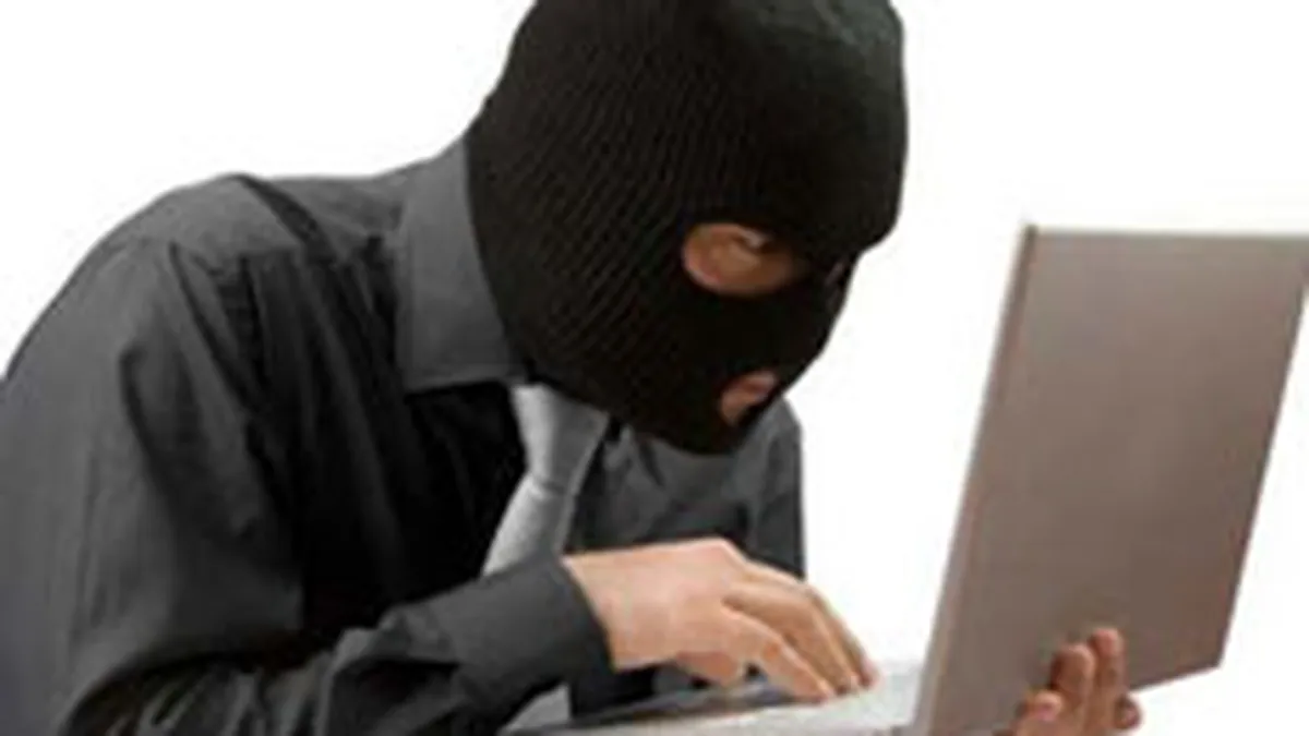 Previziunile se confirma: Facebook si Twitter, rampe de lansare a atacurilor cibernetice in 2011